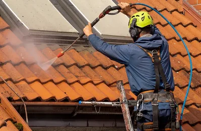 Démoussage et hydrofuge de toiture à Brossainc